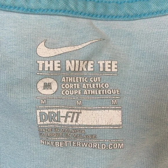 Nike Lot of Workout/gym/running clothes.  Pullover, shorts, tank top, tee shirt‎ - Picture 2 of 14